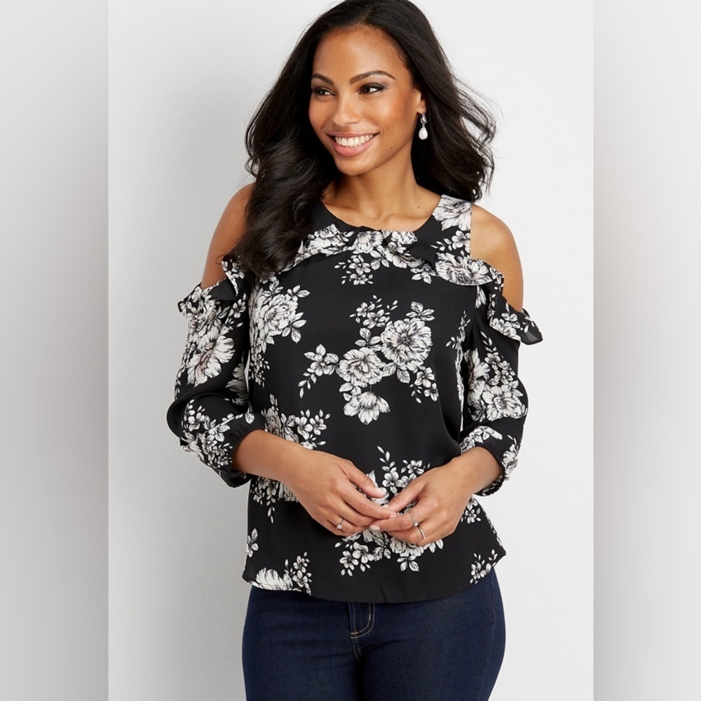 Maurices floral cold shoulder woven top Size Small